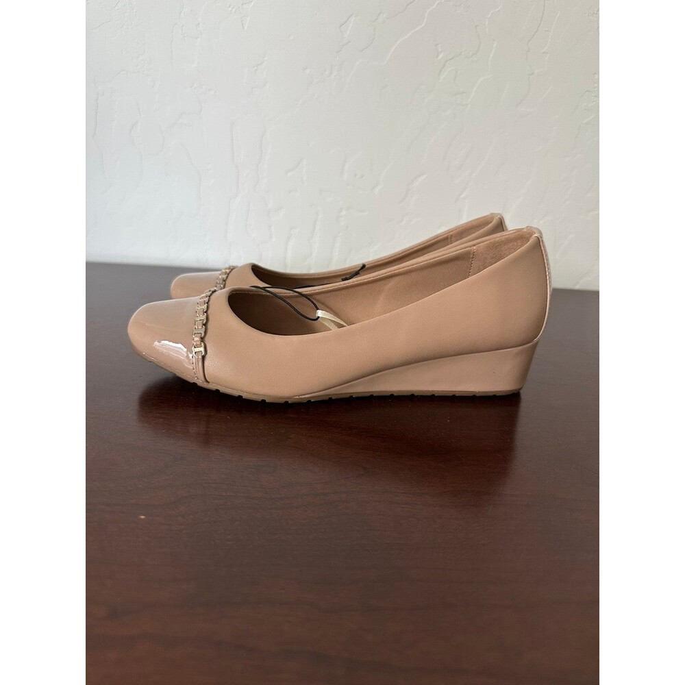 New Anne Klein 7 Nude Patent Chain Low Block Heel Pumps Chic Office Preppy Work